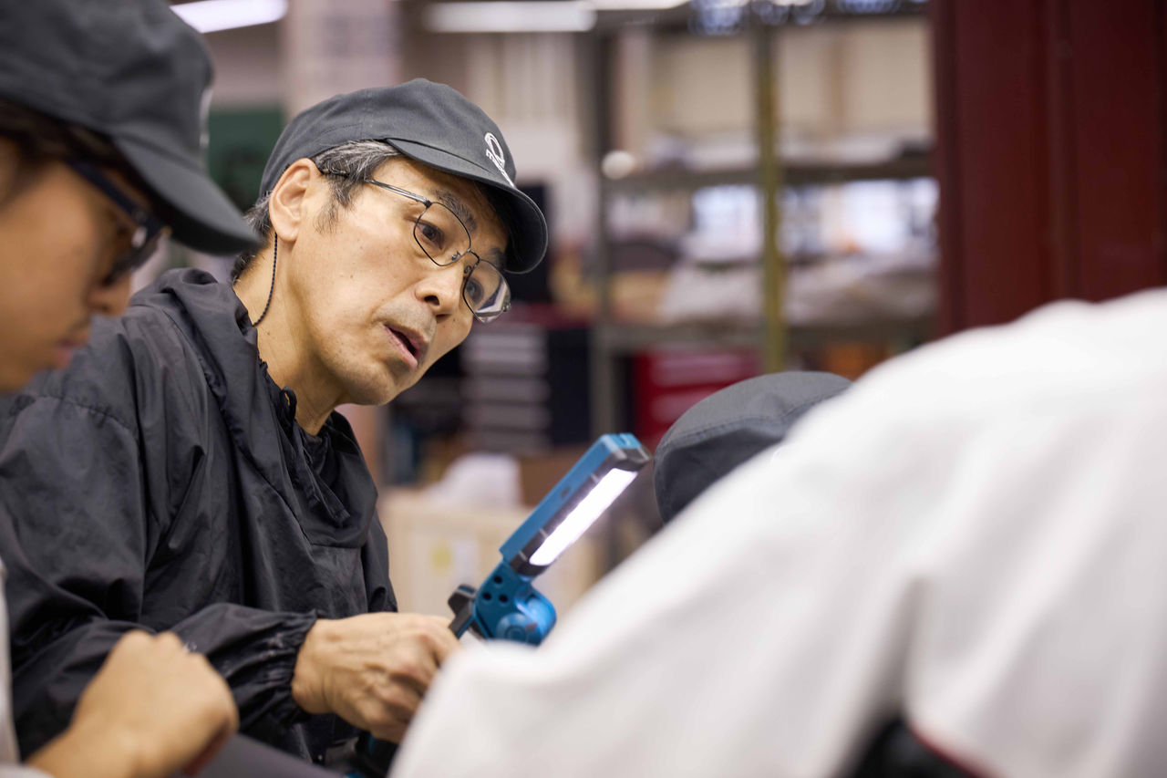 若手社員からベテランの匠まで、幅広い世代のメンバーで構成されたチームを牽引した橋本。