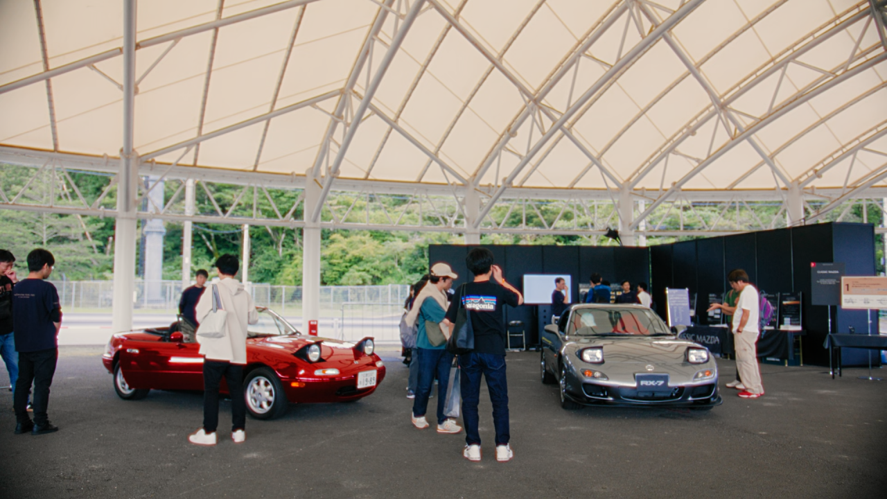 ファンフェスタのクラシックマツダブース