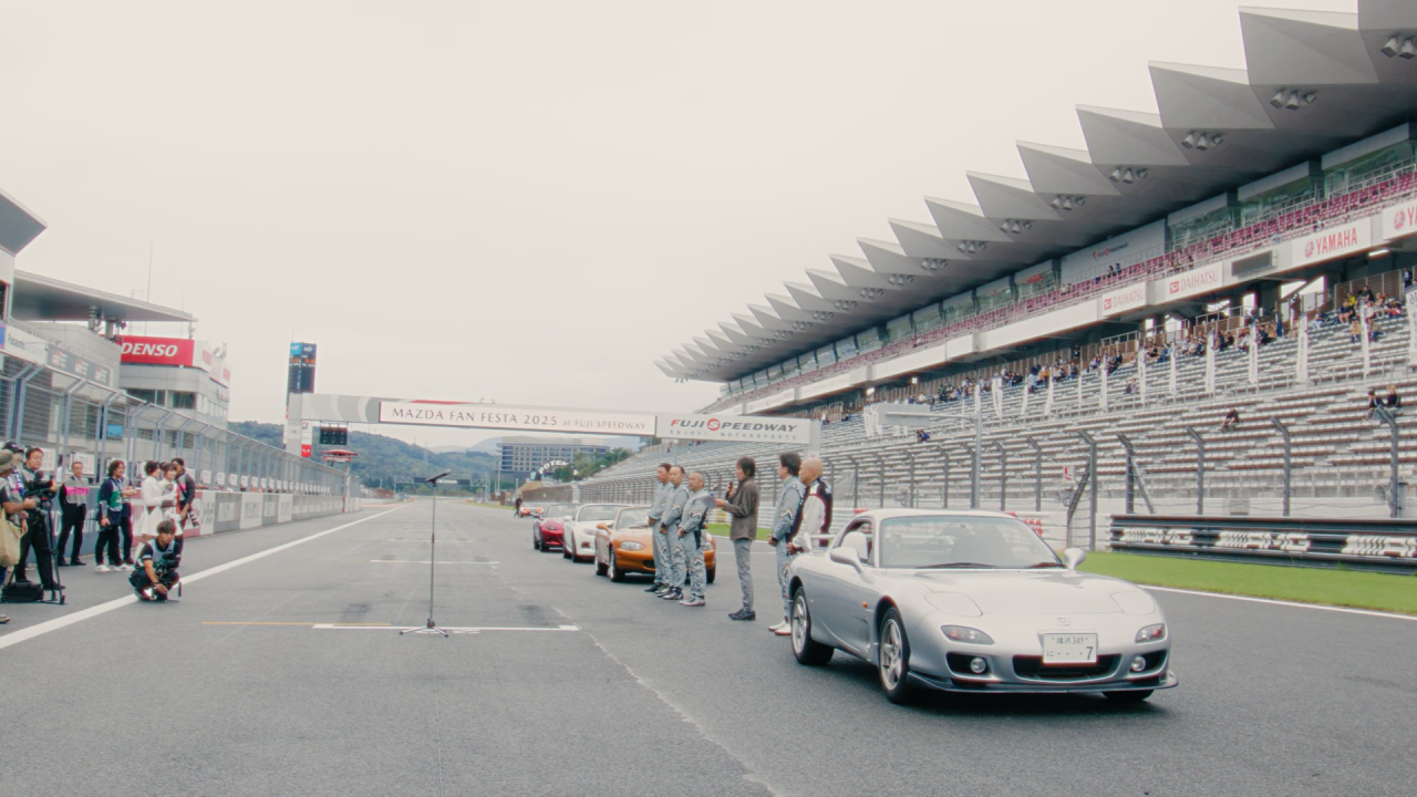 開会式で登場するRX-7