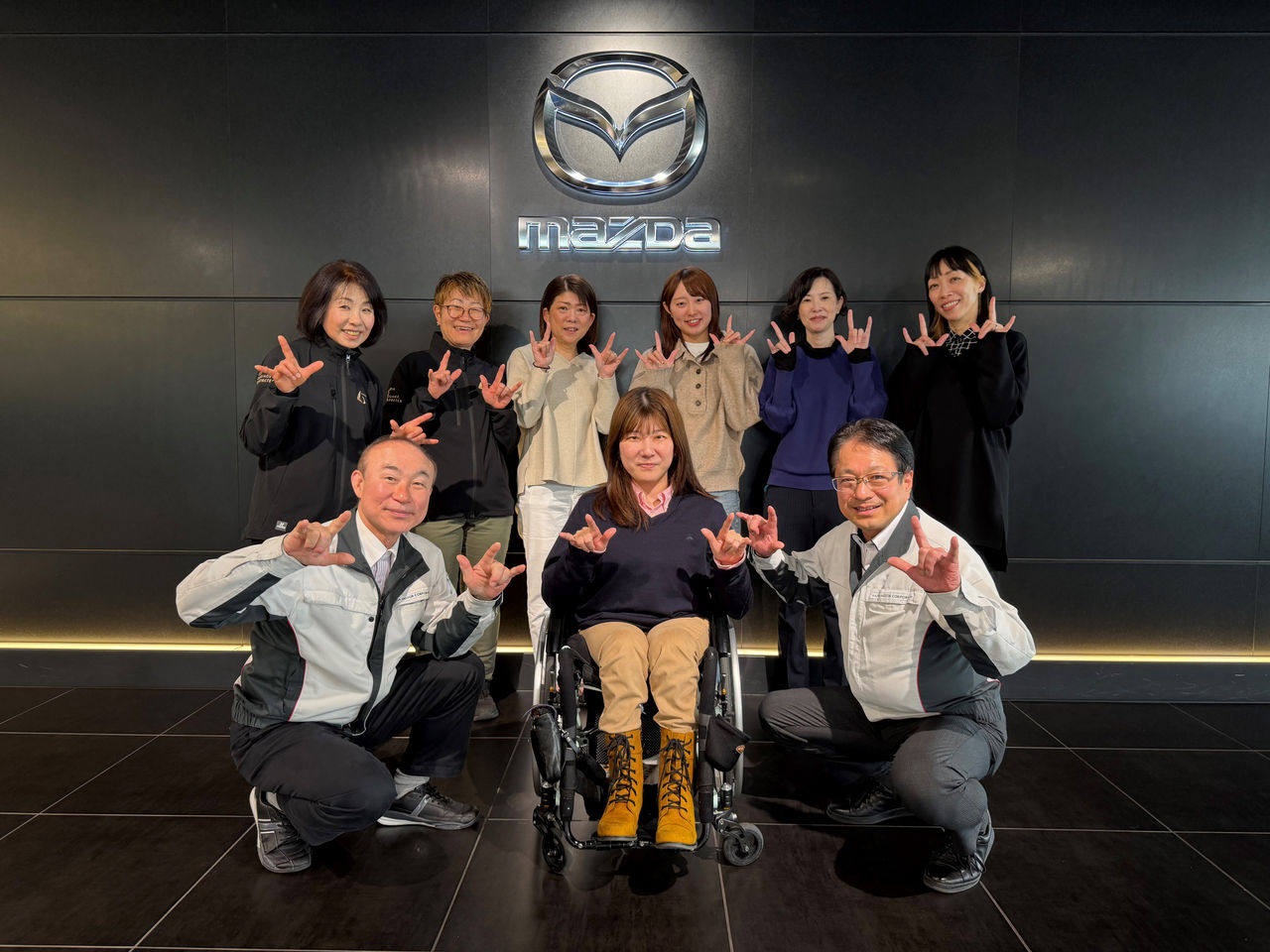 採用担当者集合写真