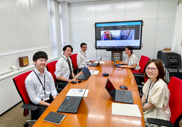 仕事中の社員A.Nの写真2