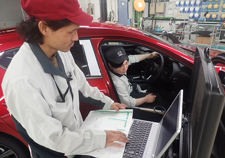 仕事中の社員BF S.Kの写真
