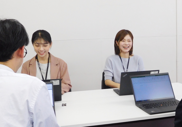 仕事中の社員K.Mの写真2