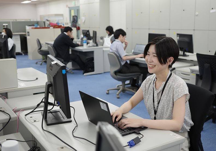 仕事中の社員M.Oの写真