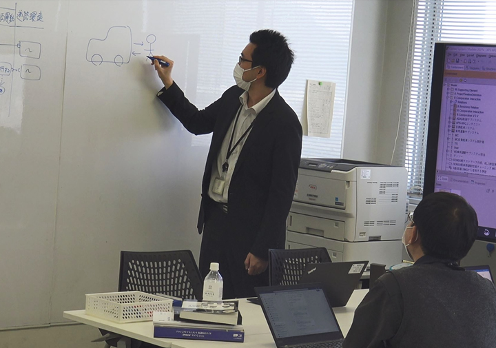 仕事中の社員M.Tの写真2