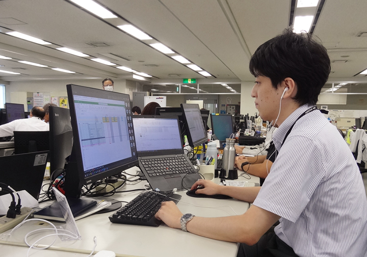 仕事中のPM Y.Sの写真2