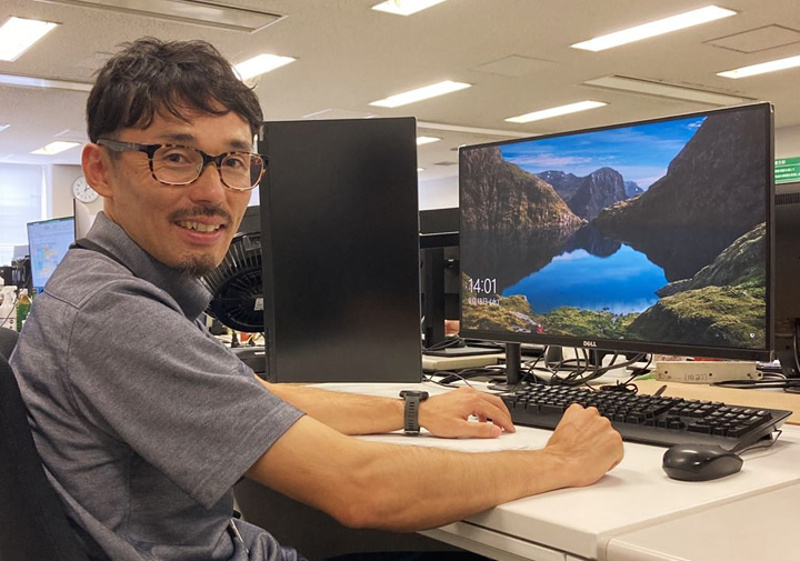 仕事中の社員UCSD Y.Oの写真