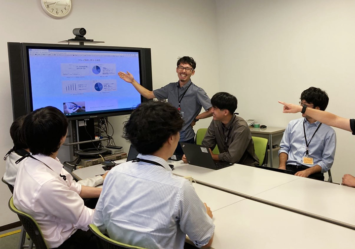 仕事中の社員UCSD Y.Oの写真2