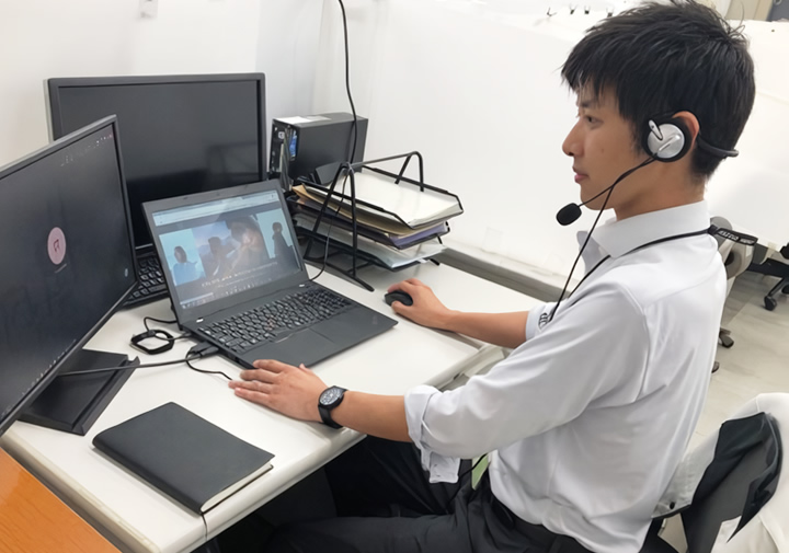 仕事中の社員VD K.Yの写真