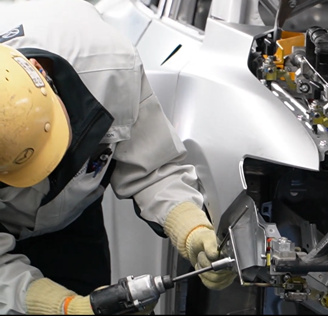 車体組立の様子