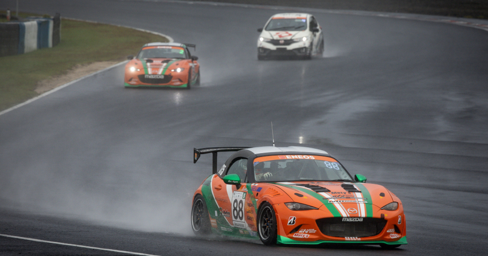 共に挑む、その意味と耐久レース。 ロードスターに魅せられた人たち