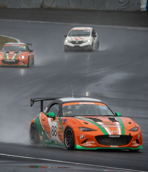 あの日、諦めた舞台にもう一度。MAZDA SPIRIT RACINGと共に挑む、プロへの階段。