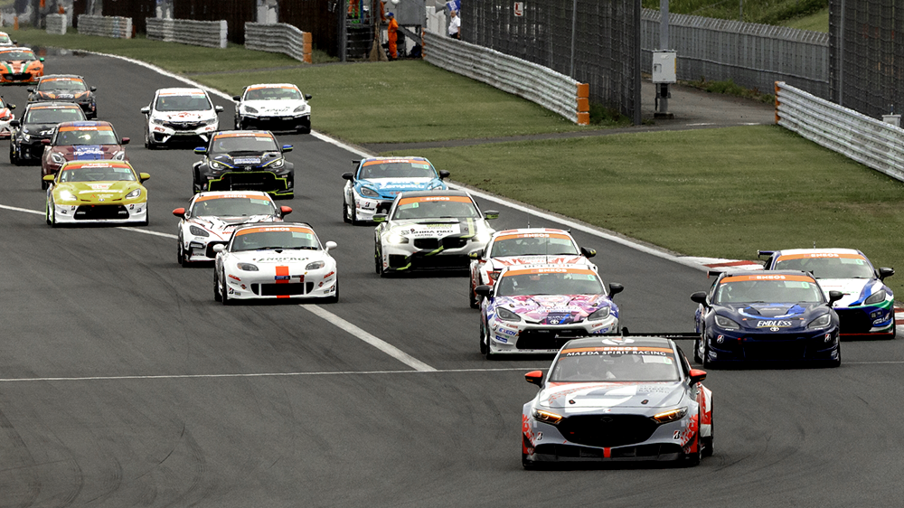スーパー耐久レースの様子①
