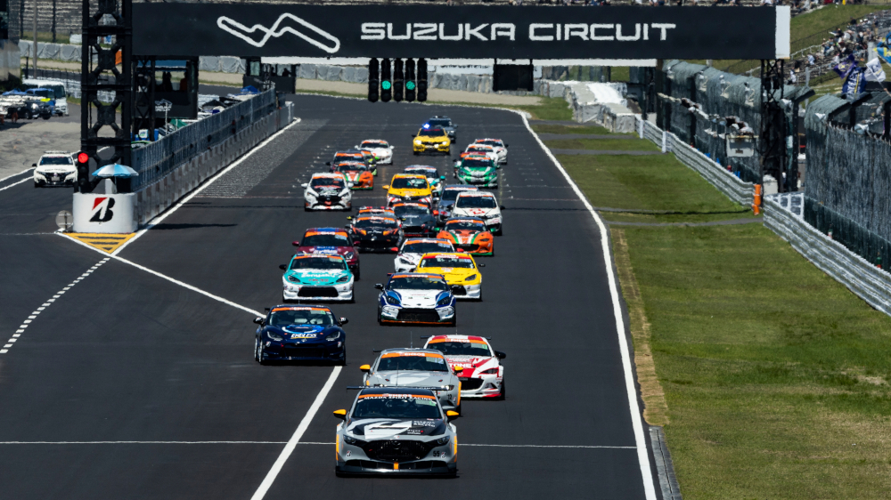 スーパー耐久レースの様子①