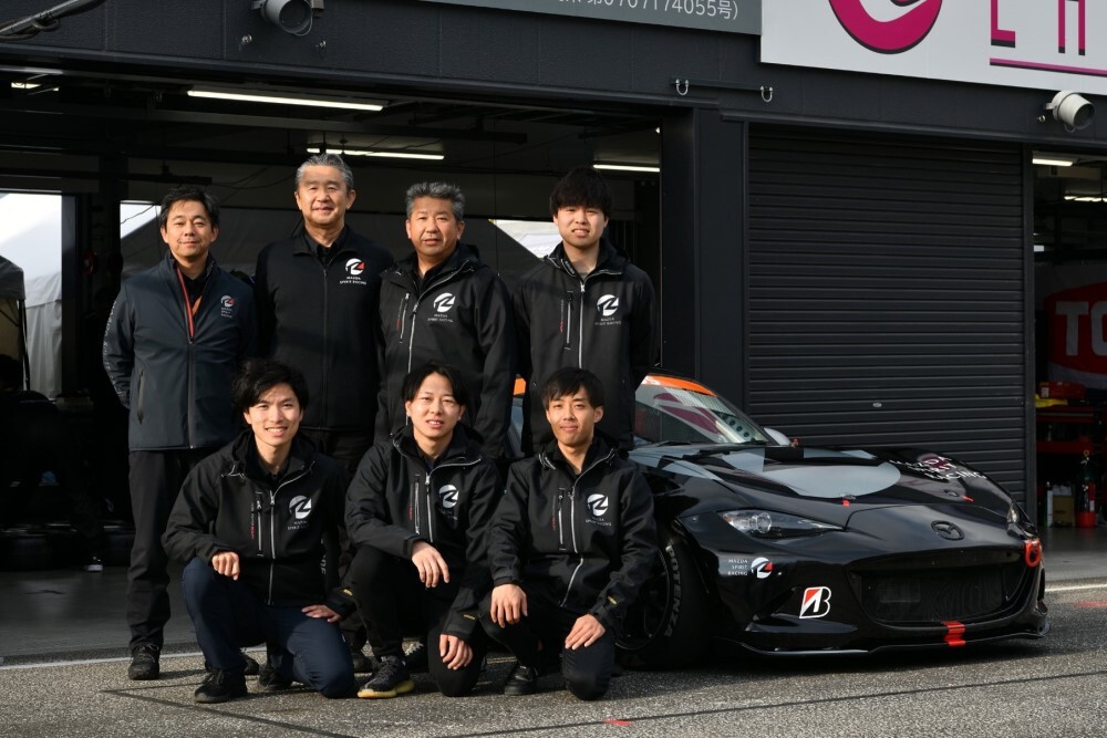 倶楽部MAZDA SPIRIT RACING ROADSTER2024年ドライバー集合写真