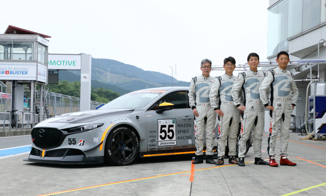 MAZDA SPIRIT RACINGの写真1