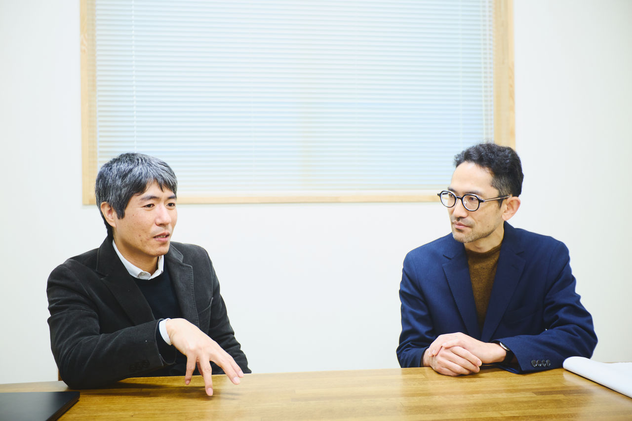 左から、弘前大学 健康・医療データサイエンス研究センター センター長 玉田嘉紀教授、マツダ技術研究所 山崎陽
