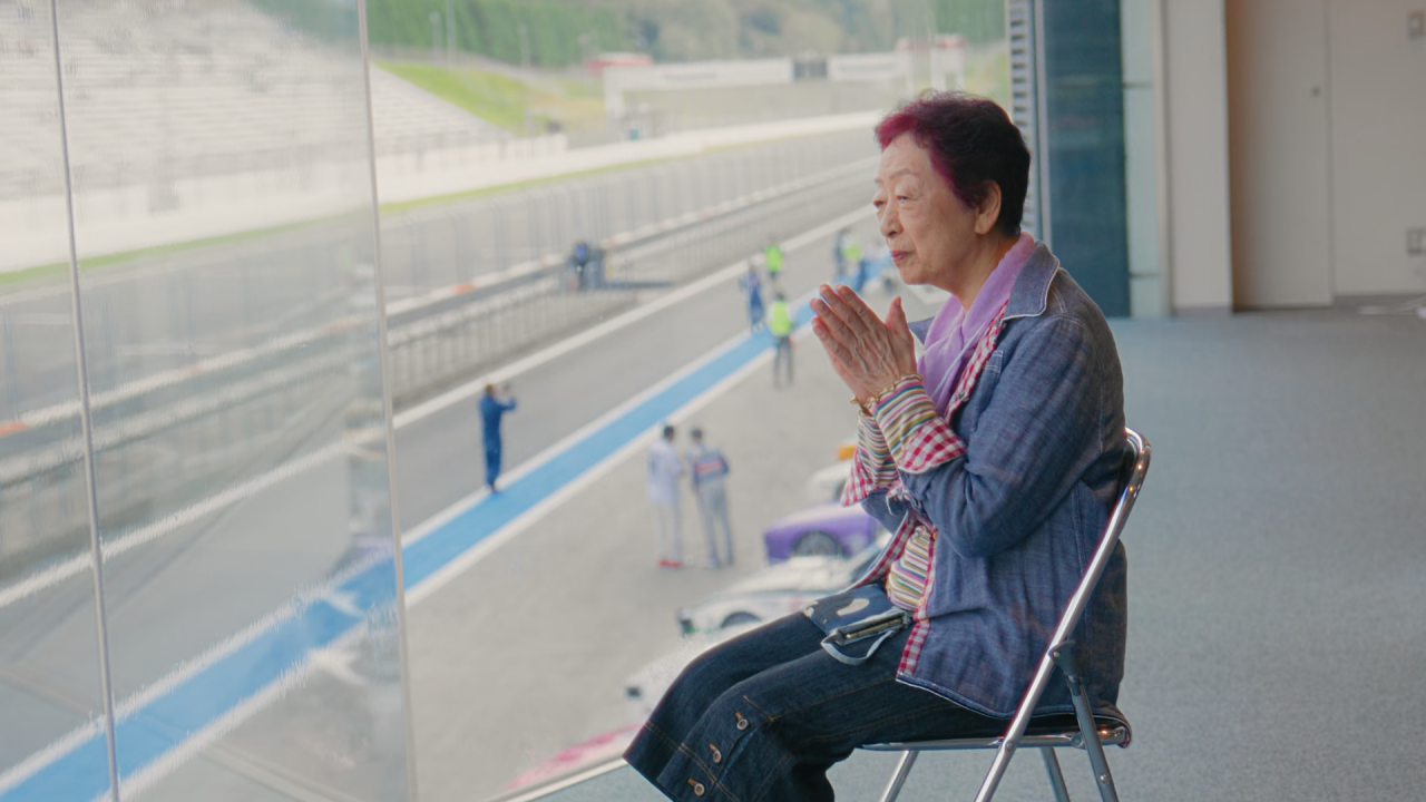 RX-7を見つめる西本さん