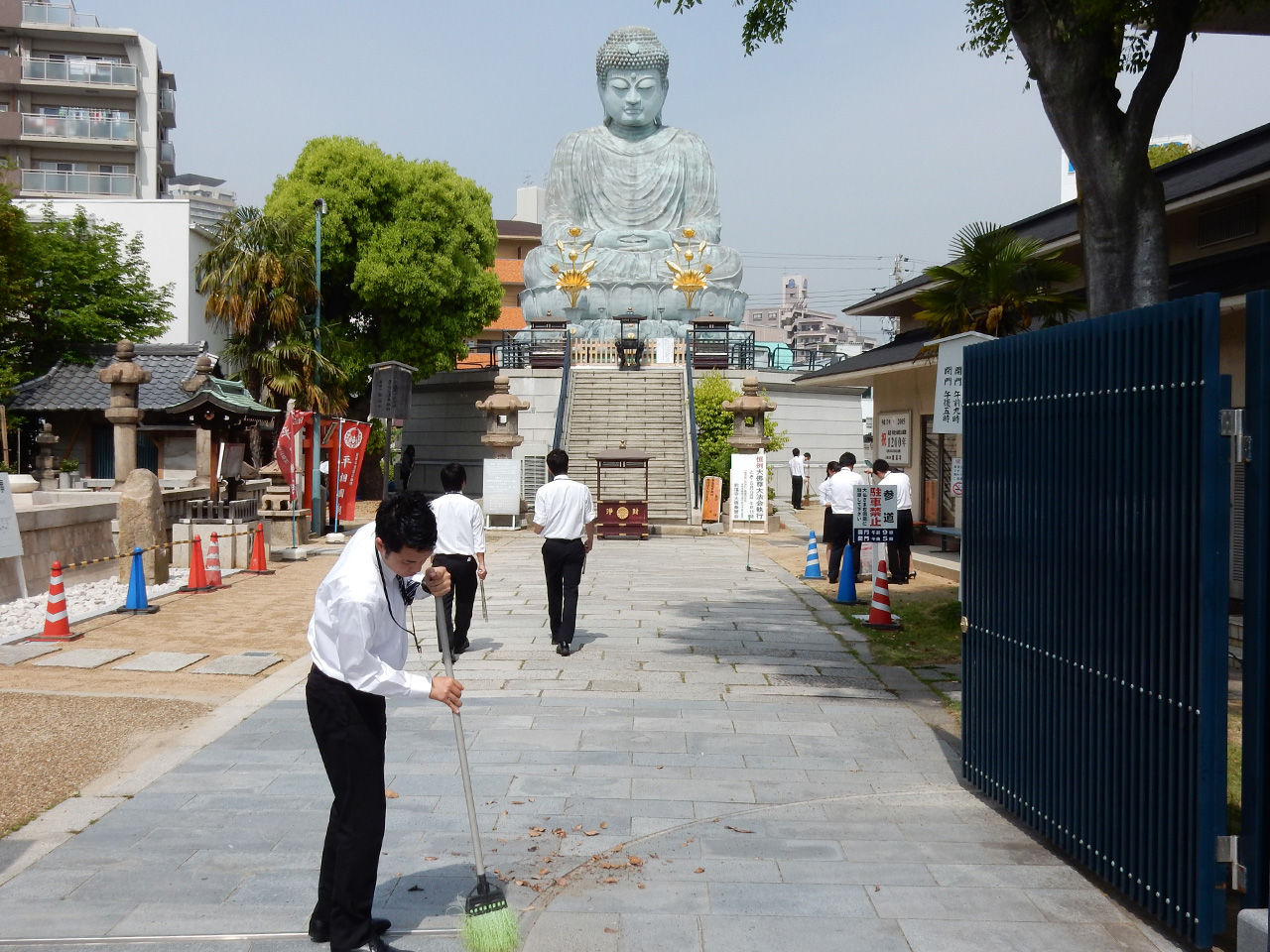 「社会・環境」の幸せ　地域清掃への参加