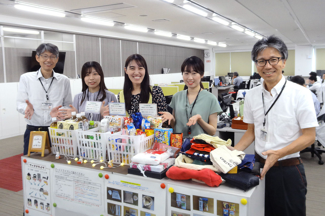 絵が得意な方がウェルカムボードを作るなど、積極的に関わってくれる人が増えています