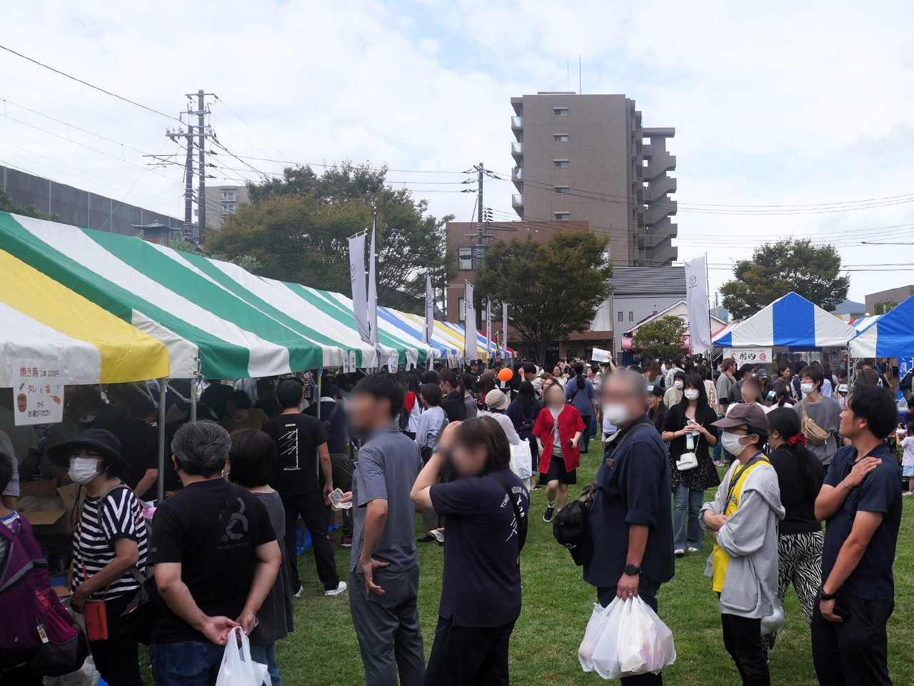 多くの来場者で賑わいを見せていた（企業エリア）