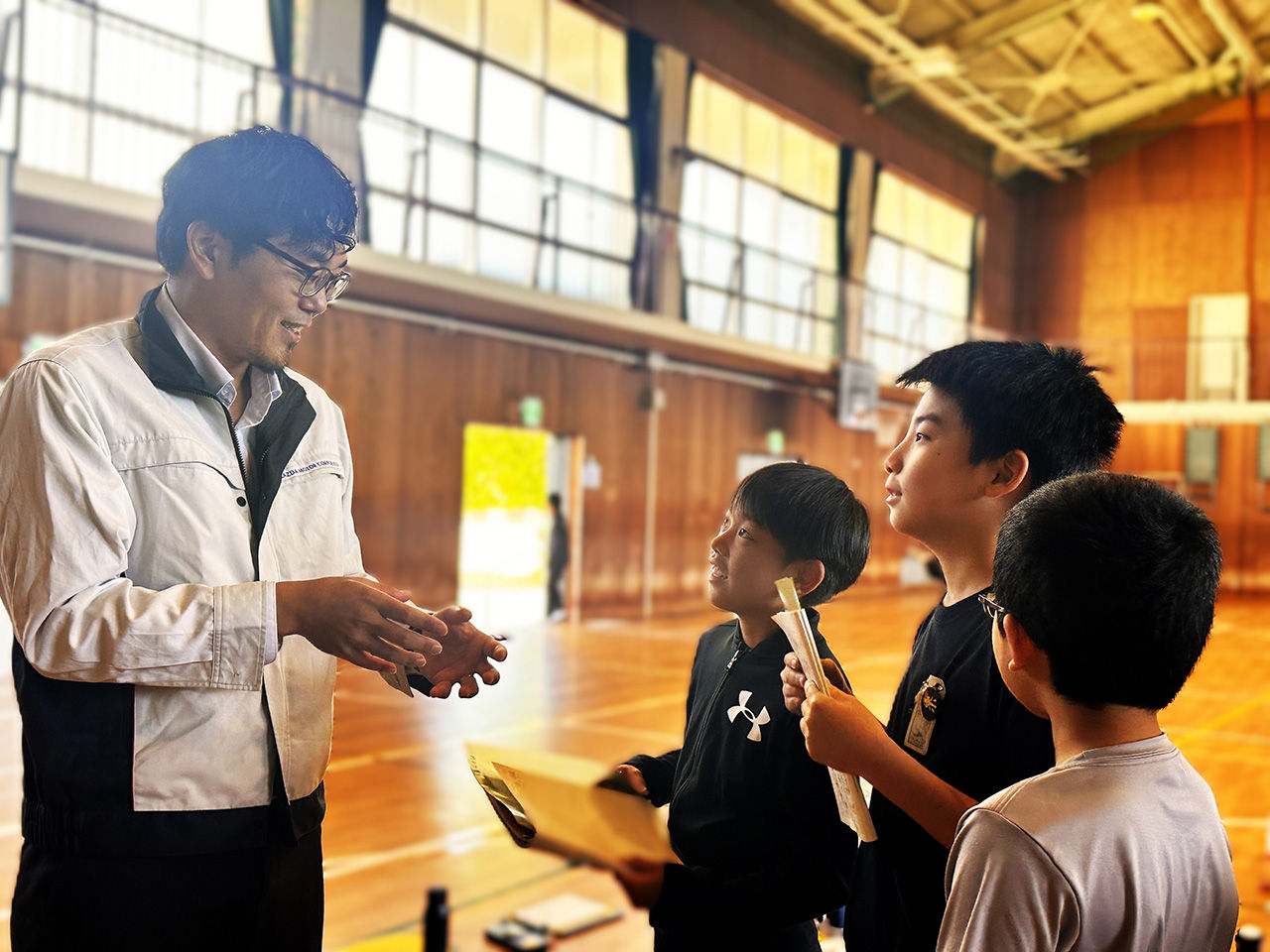 ともに考え、学び続ける—マツダの出前授業・職業講話—